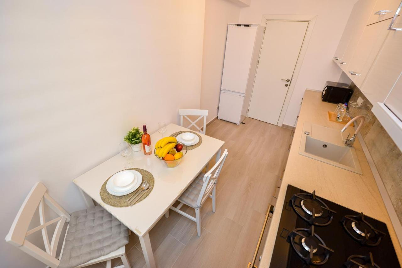 Sofia Cozy Apartment - Underground Private Parking Bucharest Exterior photo