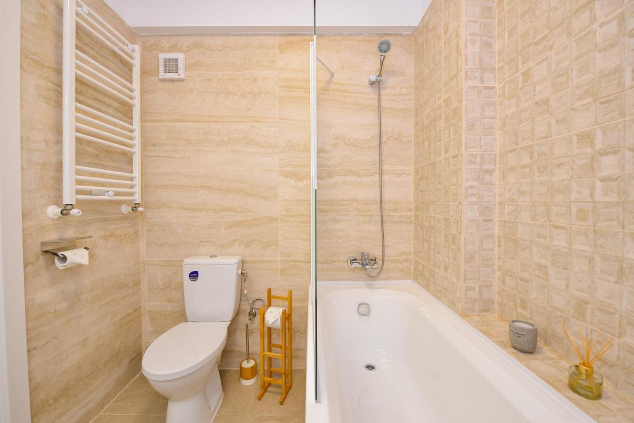 Sofia Cozy Apartment - Underground Private Parking Bucharest Exterior photo